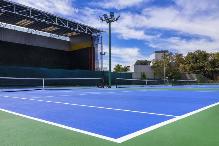 大家会推荐弹性丙烯酸网球场做网球场吗,至少添冠体育会 大家会推荐弹性丙烯酸网球场做网球场吗,至少添冠体育会