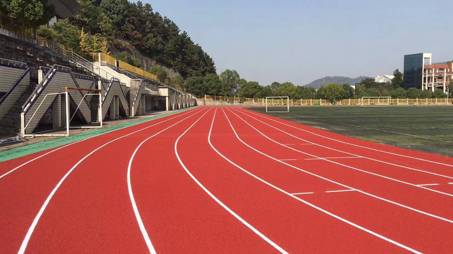 全塑型跑道和混合型跑道的区别 全塑型跑道和混合型跑道的区别